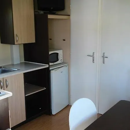 Le Tarteron Кемпинг